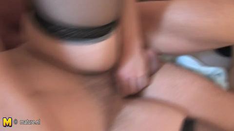 21136